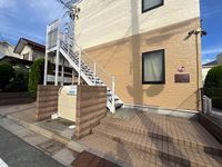 レオパレスアイリス エントランス