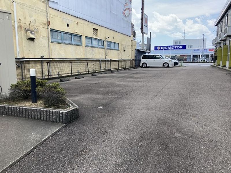レオパレス明和 駐車場