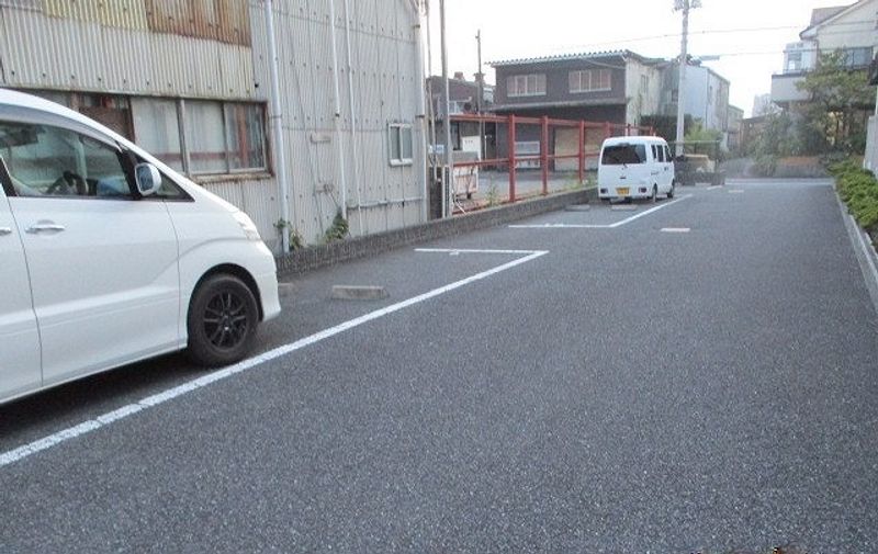 レオパレス西島ＥＡＳＴ 駐車場