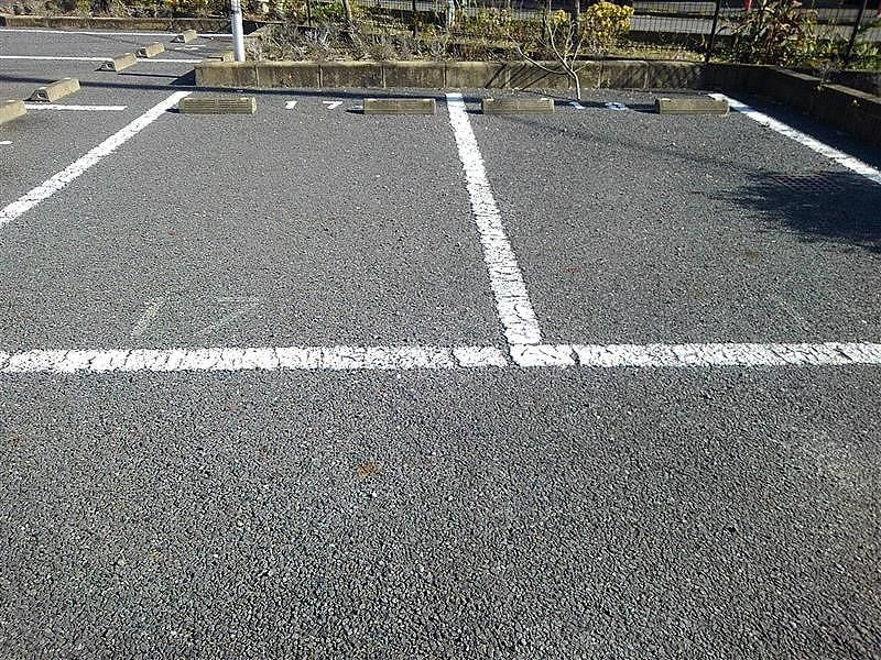 レオパレスドリーム 駐車場