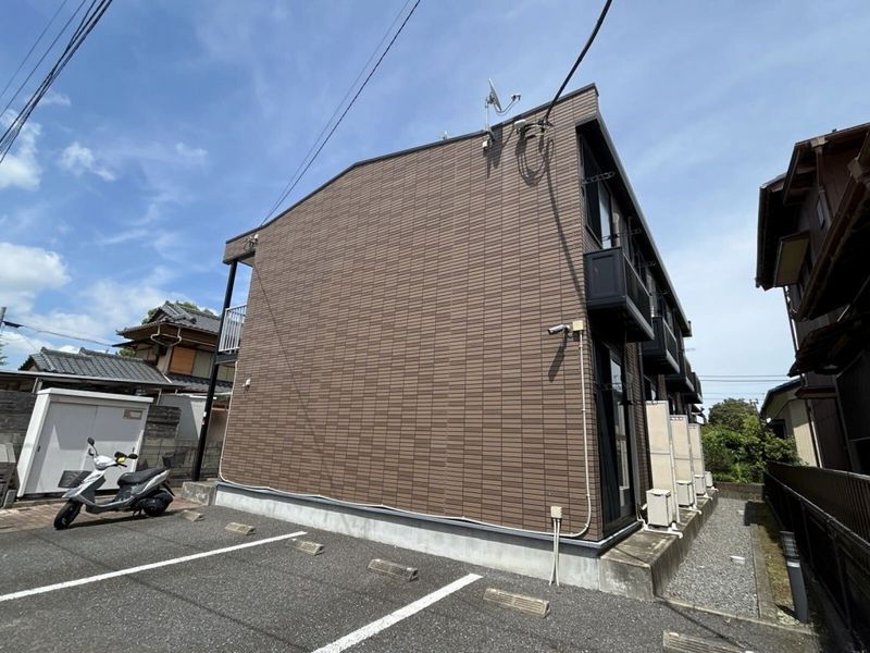 レオパレス中の島 外観