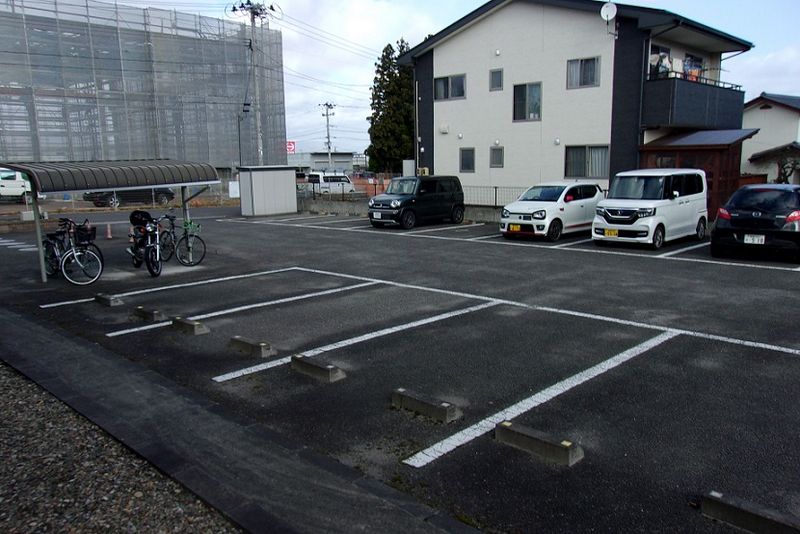 レオパレス荒井 駐車場