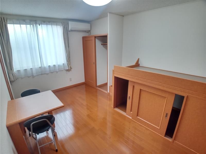 レオパレスハピネス米倉 居間