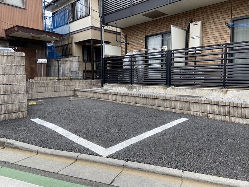 レオネクストヴォラーレ 駐車場