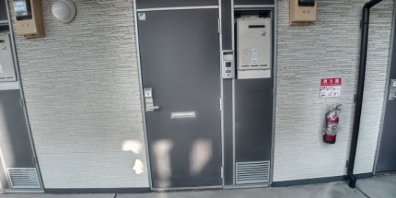 レオパレスせんだん 玄関