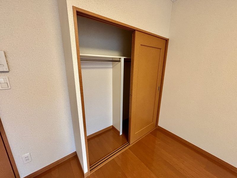 レオパレスマルミズ 収納