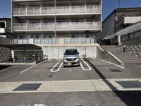 CLEINO N's Garden Parking lot