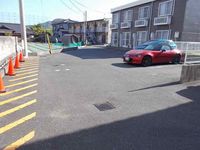 レオパレスフィオーレⅡ 駐車場