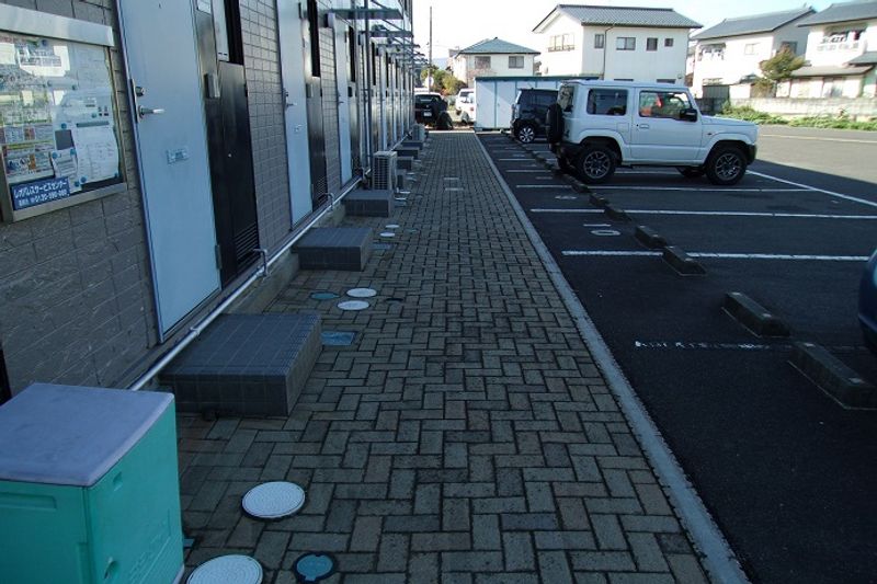 レオパレスフレア エントランス