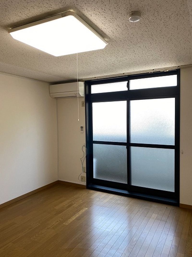 レオパレス関屋 居間