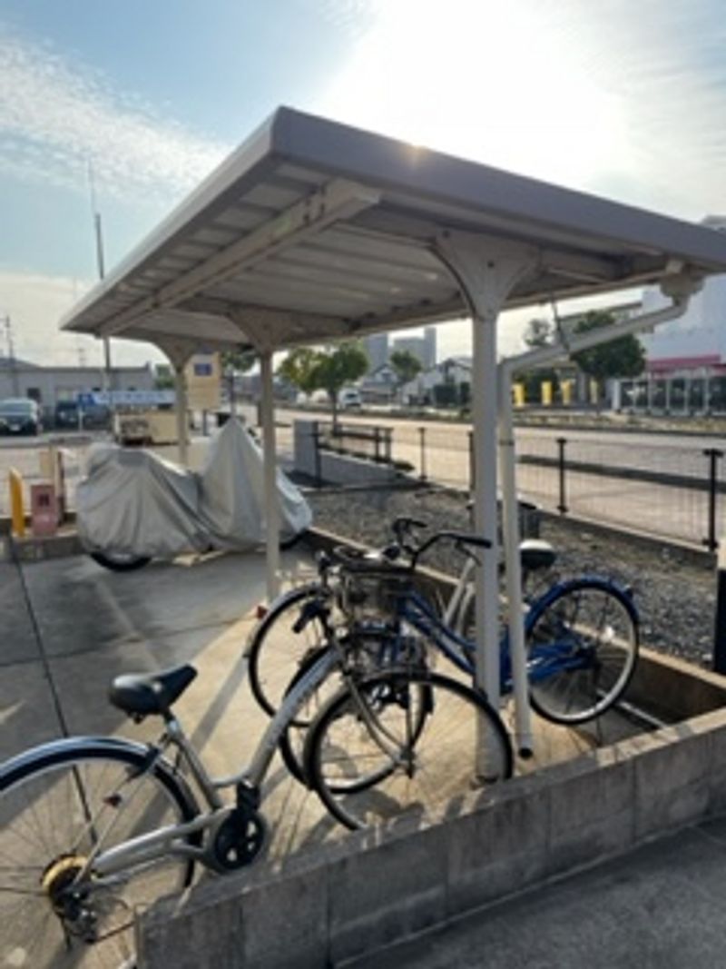 レオパレスアクア 駐車場