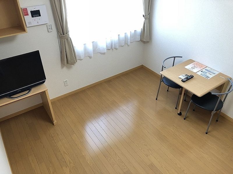 レオネクストハニカムエイト 居間