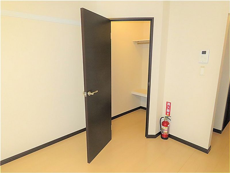 LEONEXT Sumiyoshi Nibankan Kho lưu trữ