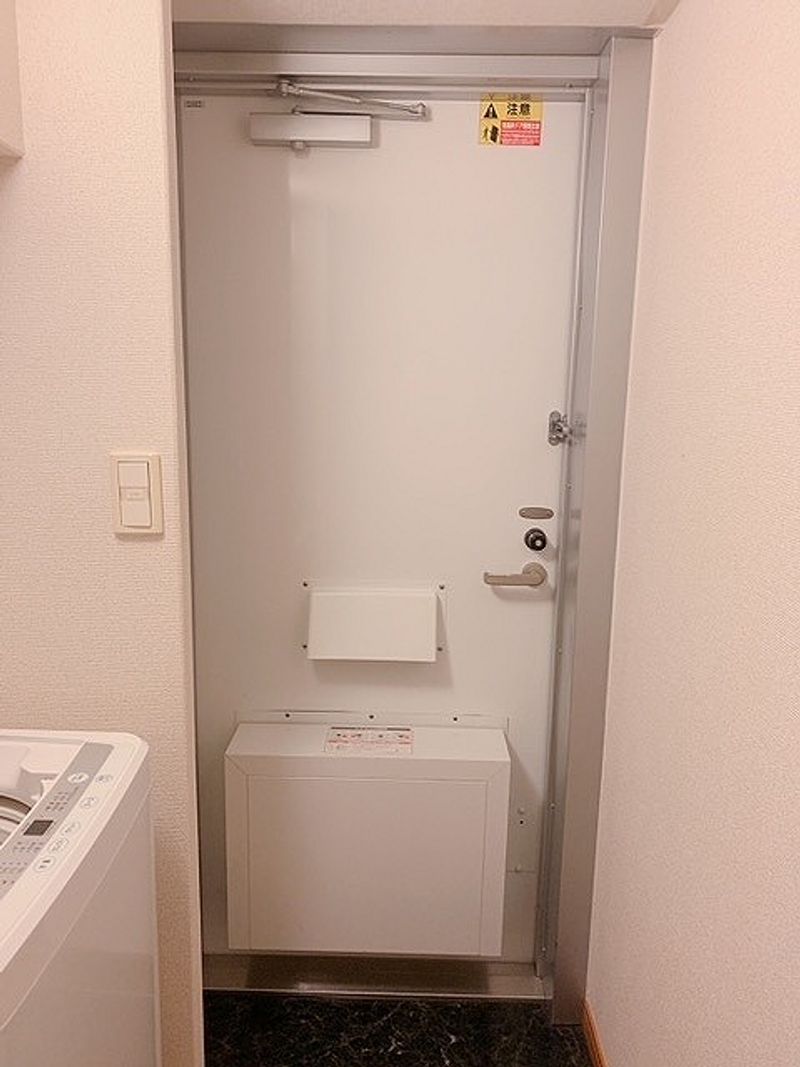 レオパレスみどり 玄関
