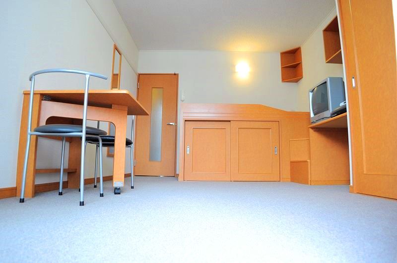 レオパレス銀河荘 居間