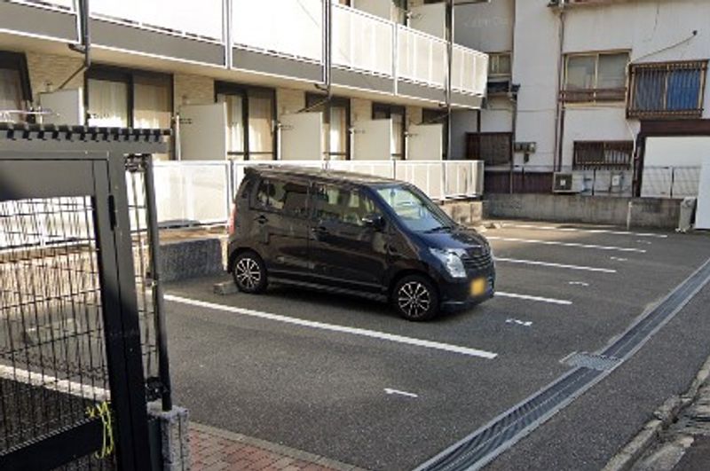 レオパレススカイトレイン 駐車場