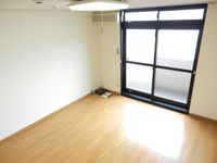 レオパレス追分 居間