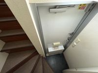 レオパレスラピュタ 玄関