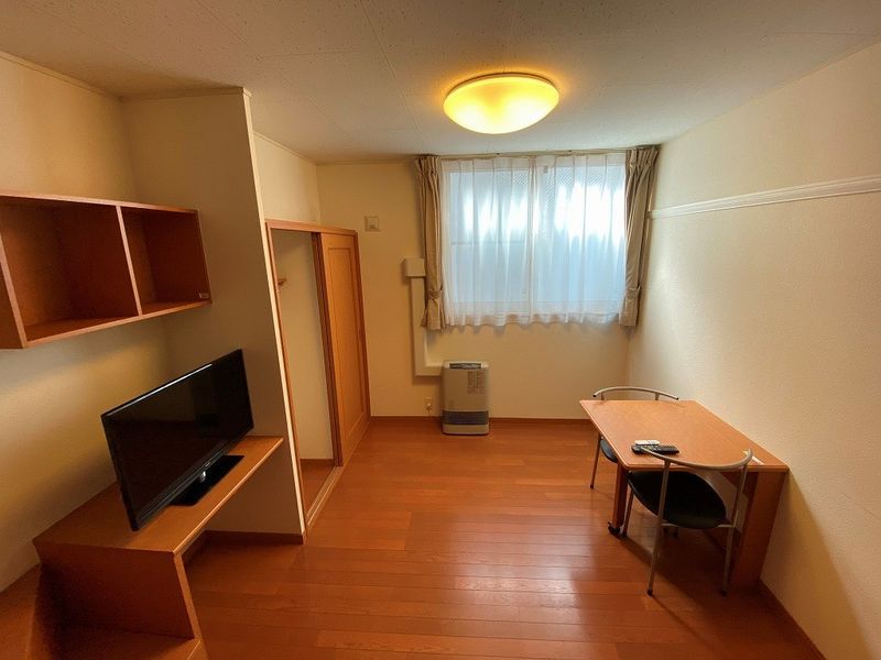レオパレスコメット 居間