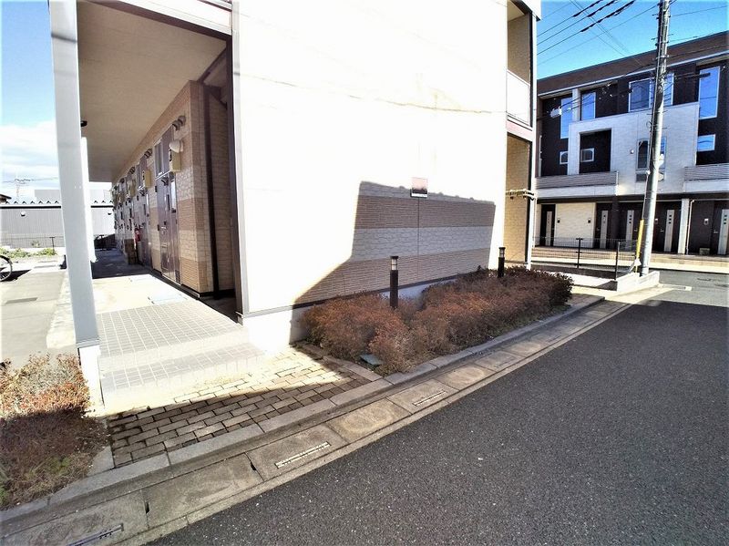 レオパレスたかみ エントランス