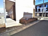 レオパレスたかみ エントランス