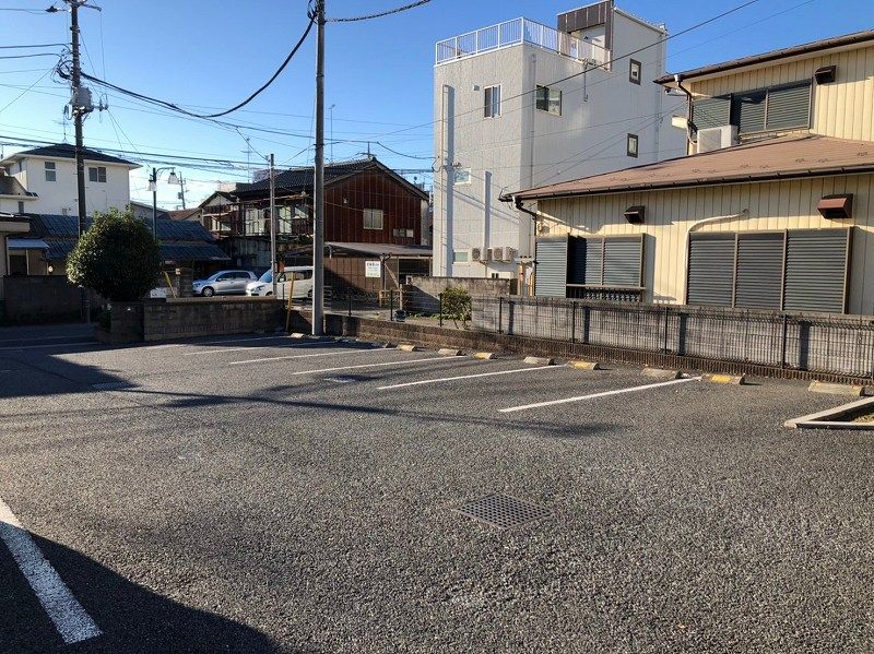 レオパレスミモザⅡ 駐車場