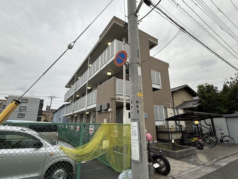 レオパレスカリン 外観