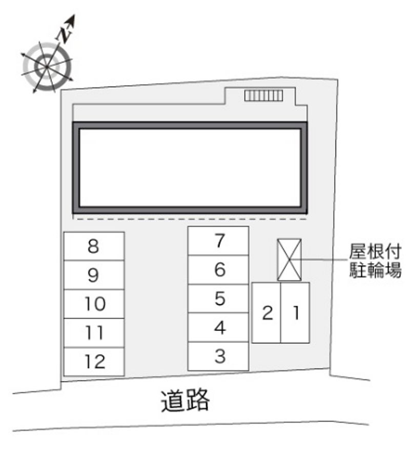 レオパレスルリームⅢ 駐車場