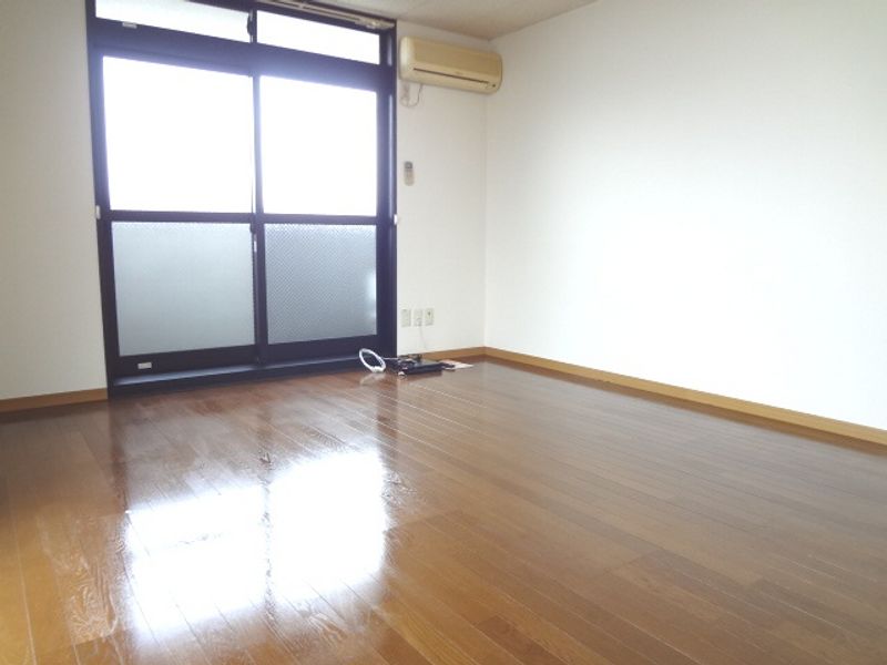 レオパレス木曽川第２ 居間