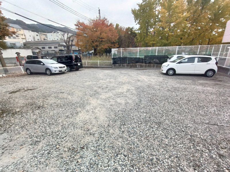 レオパレス千ーＳＥＮーⅠ 駐車場