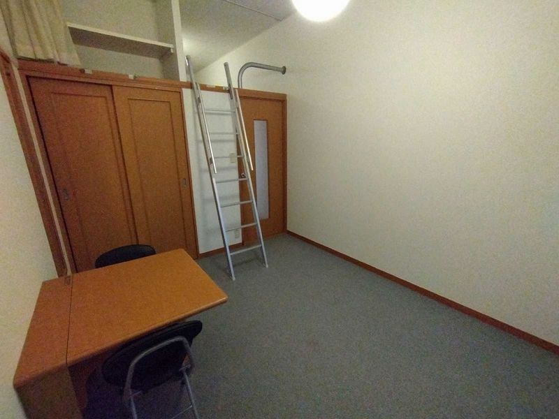 レオパレス世田谷 居間
