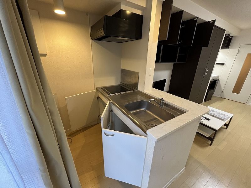 LEONEXT White Hills III Kitchen