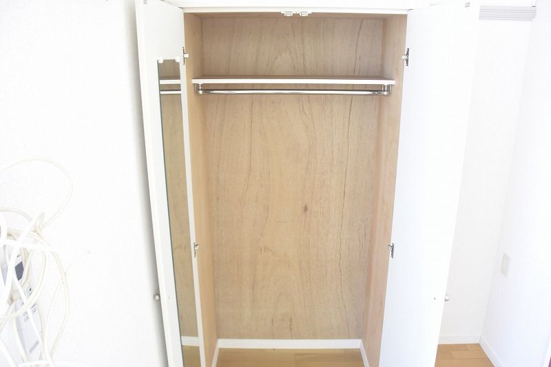 レオパレス上野西 収納