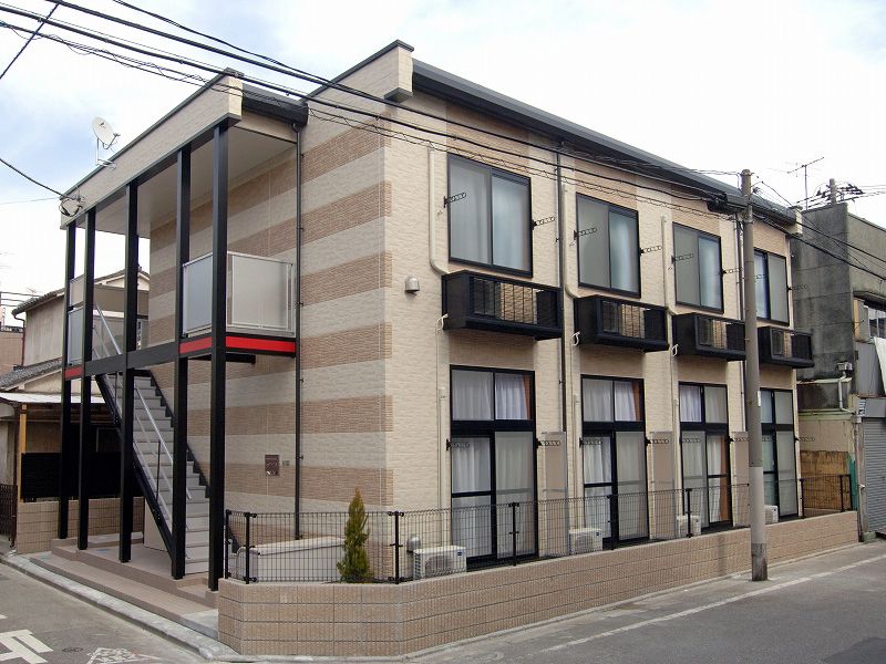 レオパレスフローラ 外観