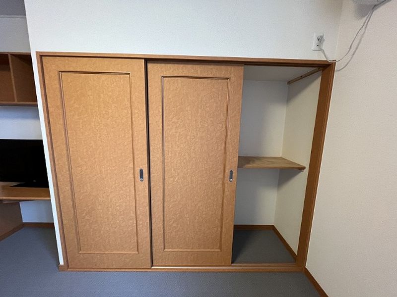 レオパレスショコラⅡ 収納