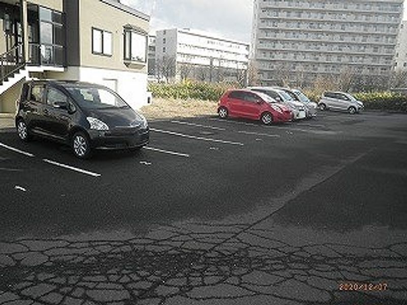レオパレスメイフラワー清田 駐車場