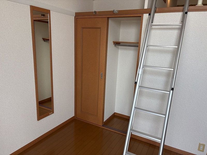 レオパレスアミティエ 収納