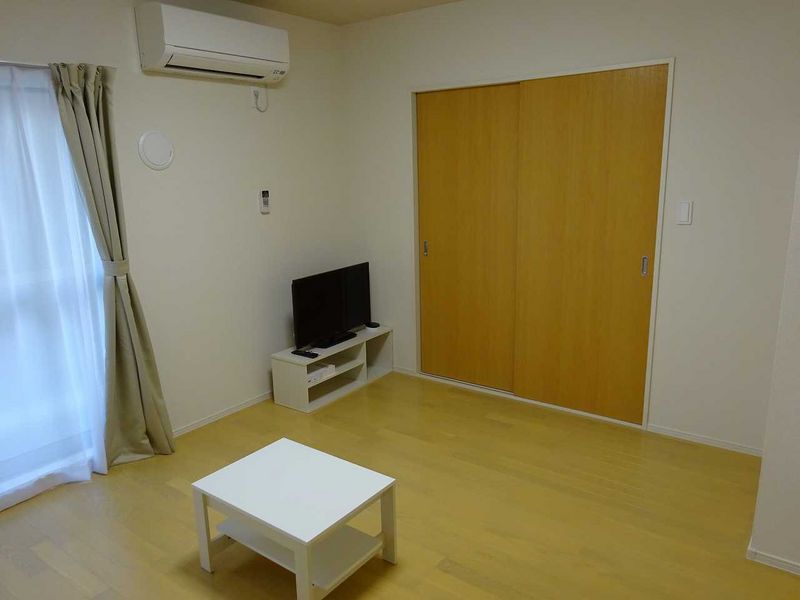 クレイノソラーナ　イクラ 居間