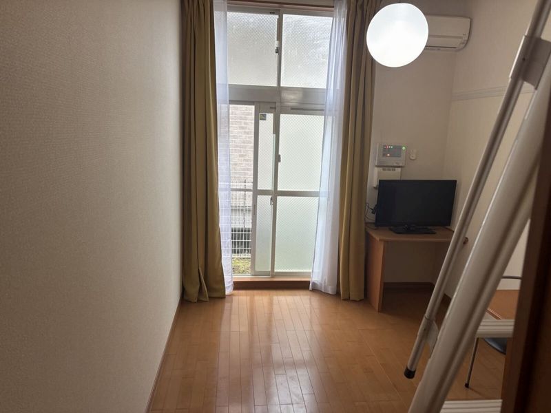 レオパレススリムガーデン 居間