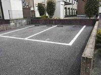 レオパレスピースフルさくら 駐車場
