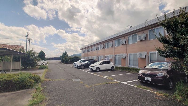 レオパレス駒ヶ根 駐車場