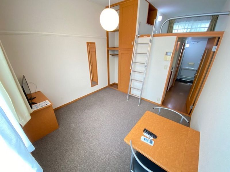 レオパレス山口 居間
