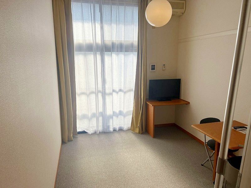 レオパレスヒルズ 居間