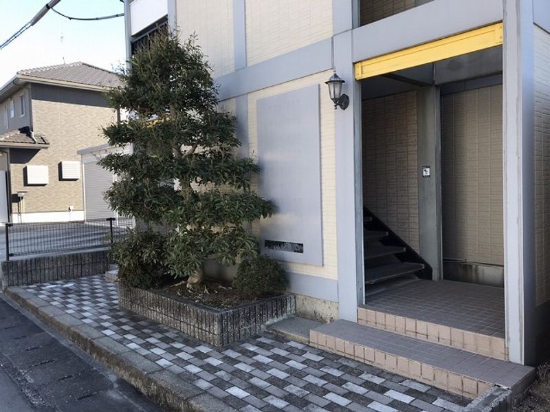 レオパレス掛川 エントランス