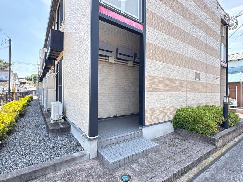レオパレス通５丁目 エントランス
