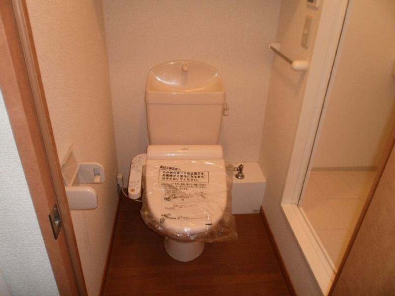 レオパレスリュミエール トイレ