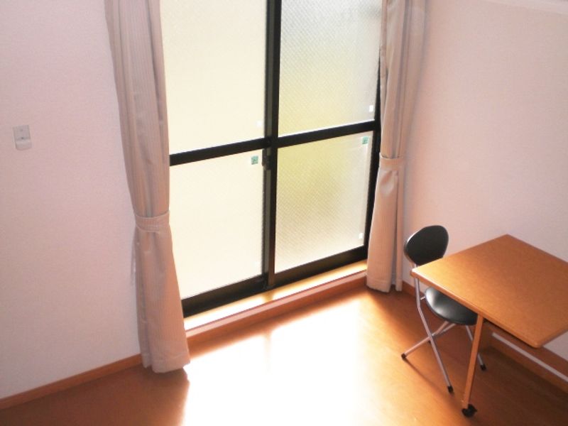 レオパレスレジデンス　磐田 居間