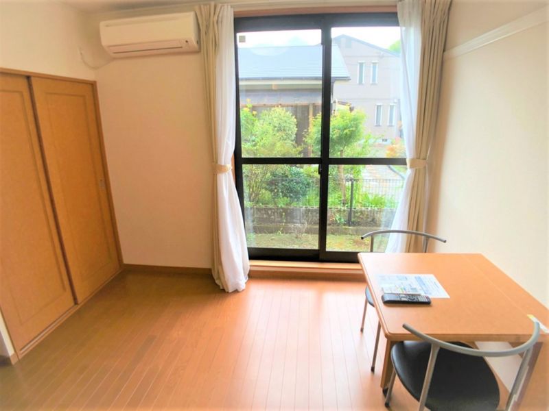 レオパレスビューハイツ 居間