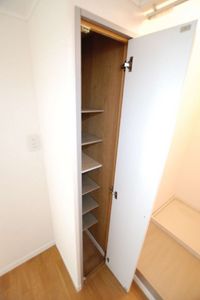 レオパレスヴィラージュ 収納
