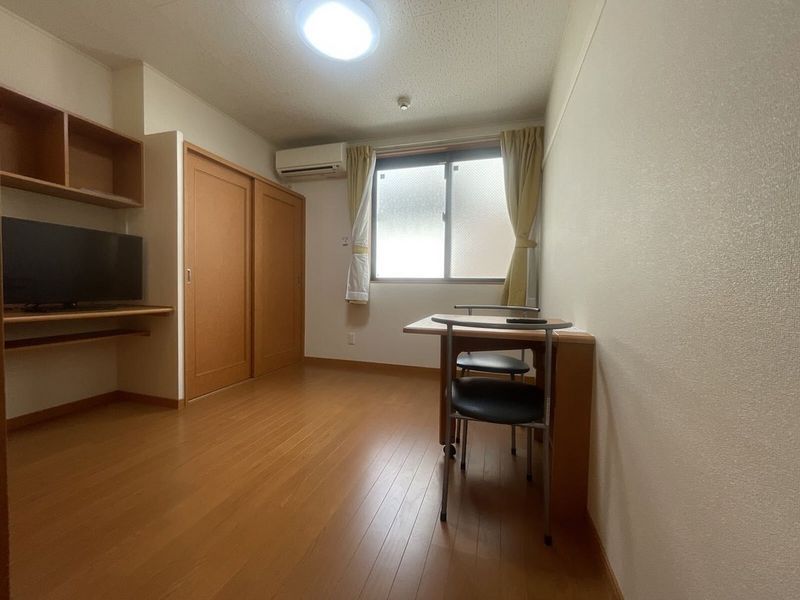 レオパレスウェル 居間